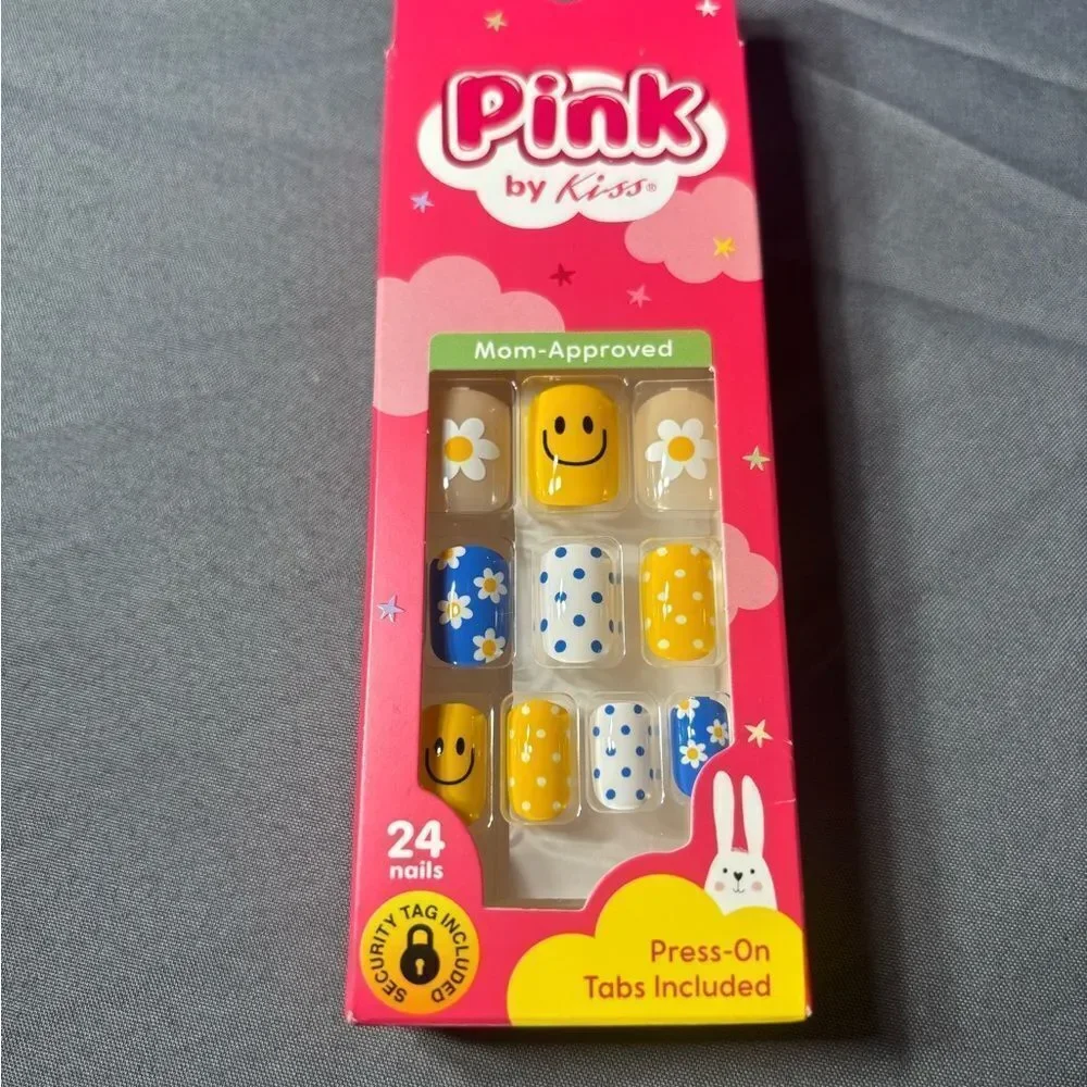 New 24 Pink by KISS Nails NWT Mom Approved